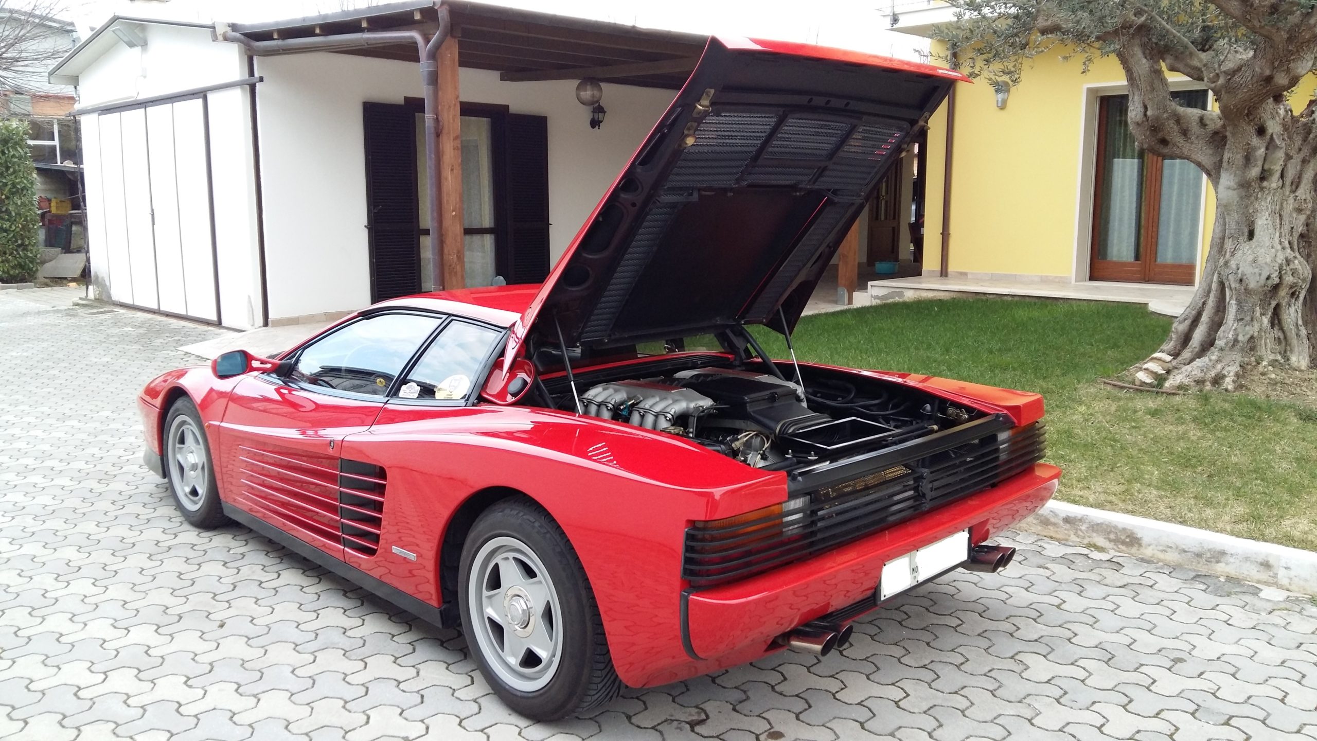 Ferrari_Testarossa (1)